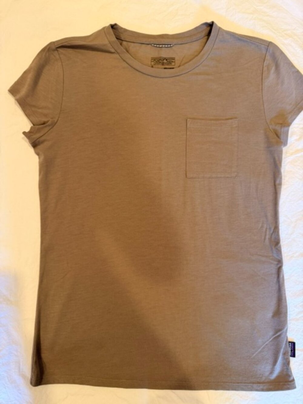 Excellent condition Patagonia Women's Mainstay Tee, Furry Taupe, Size Small